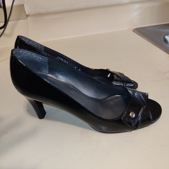 Stuart Weitzman Black Patent Leather Open Toe Heels Size 8 M - Picture 11 of 13